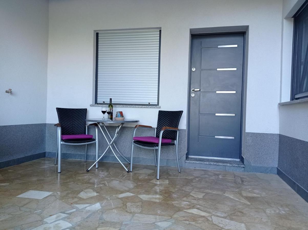 Studio Apartment With Pool Pula Extérieur photo