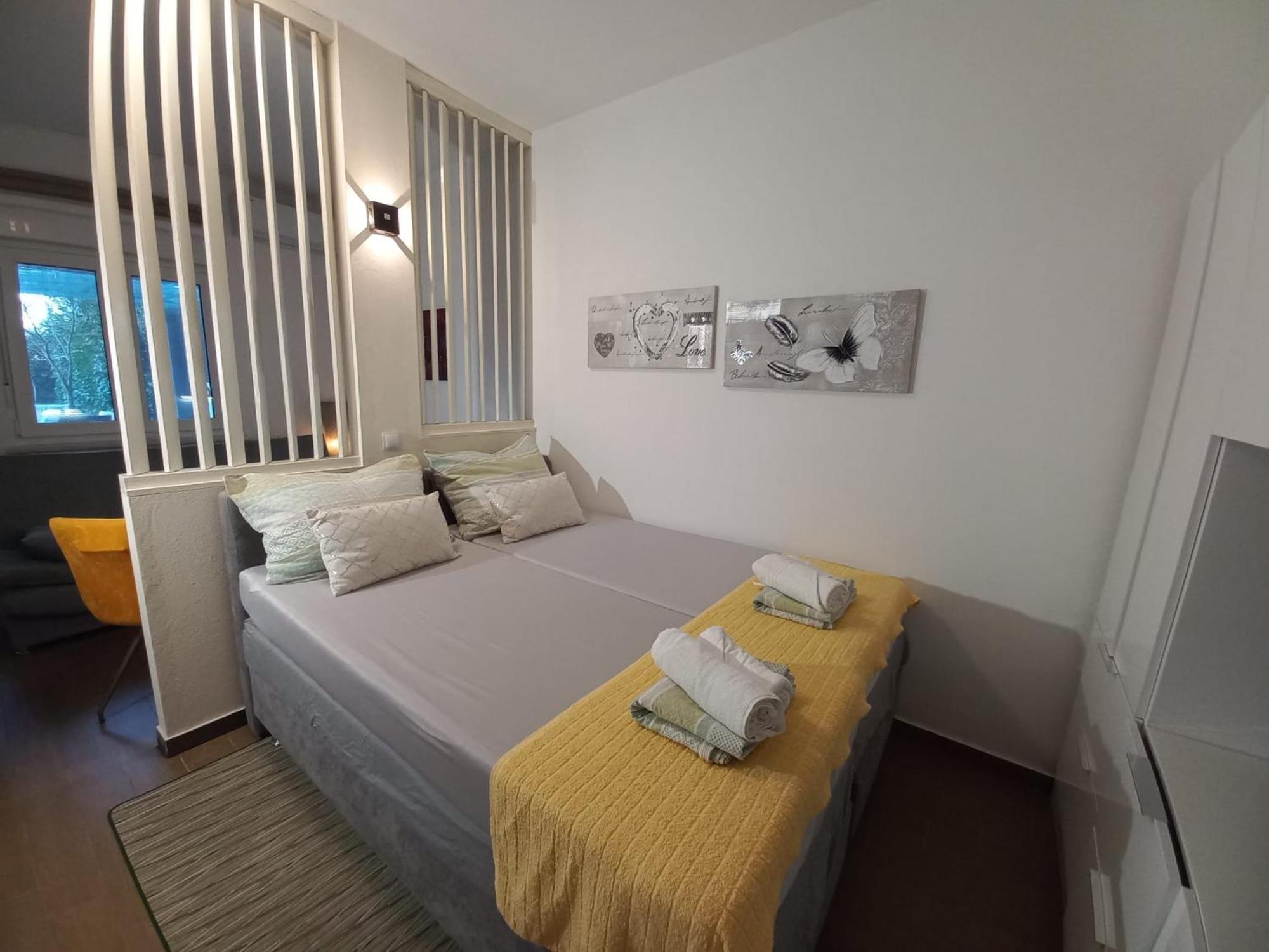 Studio Apartment With Pool Pula Extérieur photo