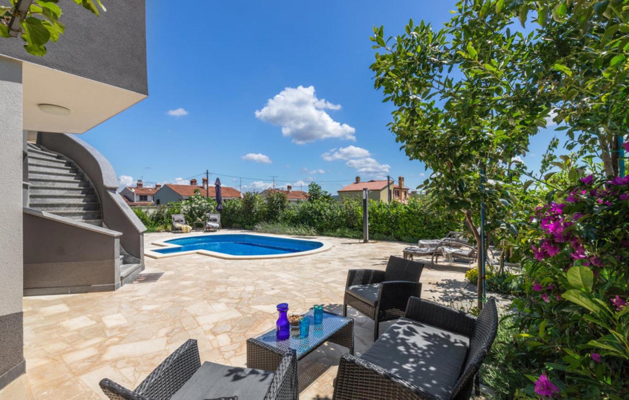 Studio Apartment With Pool Pula Extérieur photo